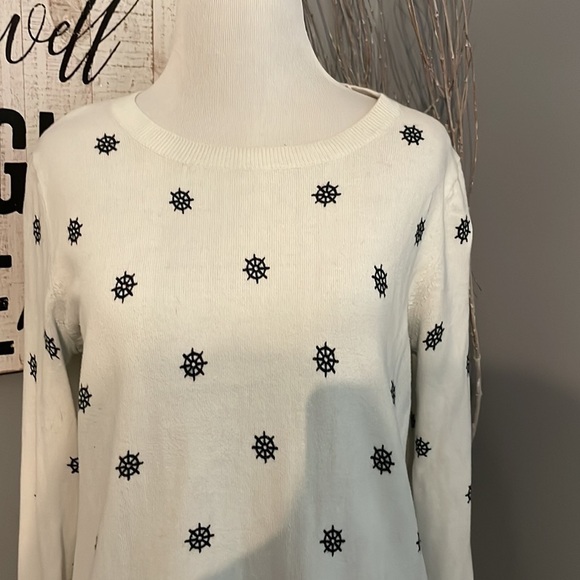 Old navy nautical navy and cream sweater - Picture 2 of 6